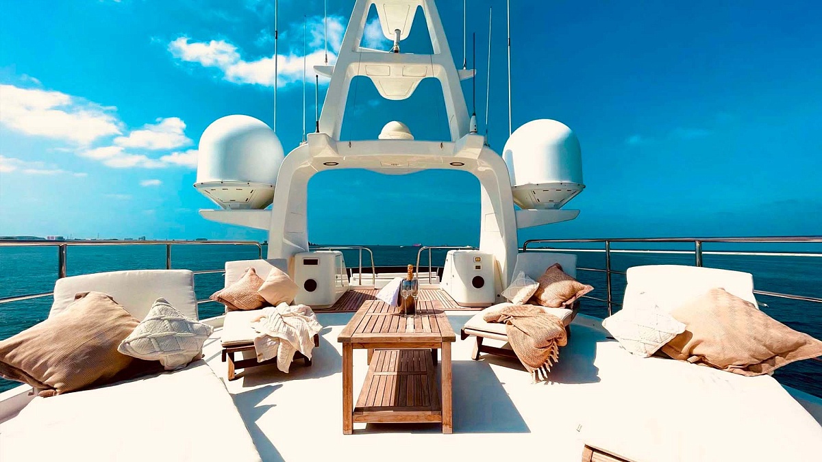 Аренда моторной яхты Benetti 30 Galaktika Skay на Мальдивах